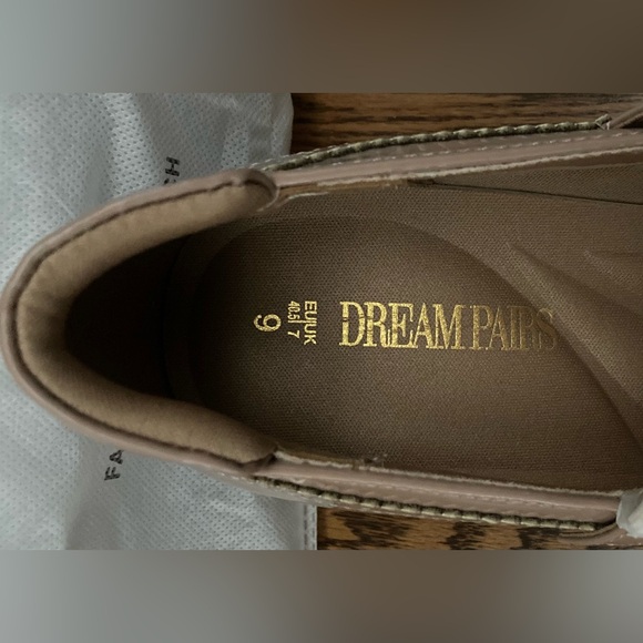 👠DREAM PAIRS👠NUDE FAUX PATENT LEATHER T-STRAP BUCKLE SZ9 CHUNKY HEEL✨NEW✨NWT💥 - Picture 8 of 13